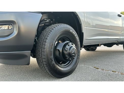 New 2026 RAM 3500 Tradesman AWD/4WD image 10