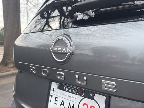 Certified 2023 Nissan Rogue S image 13