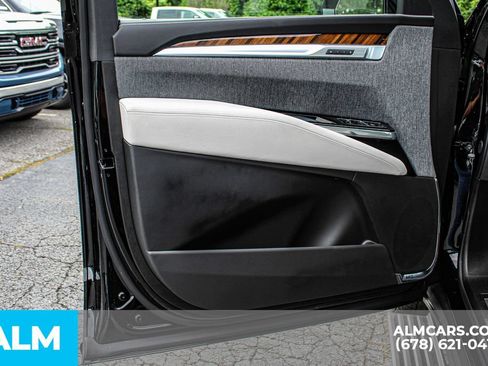Used 2026 Cadillac Escalade Platinum Sport w/ LPO, Floor Liner Package AWD/4WD image 39