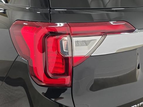 Used 2023 GMC Acadia Denali w/ Denali Technology Package AWD/4WD image 31