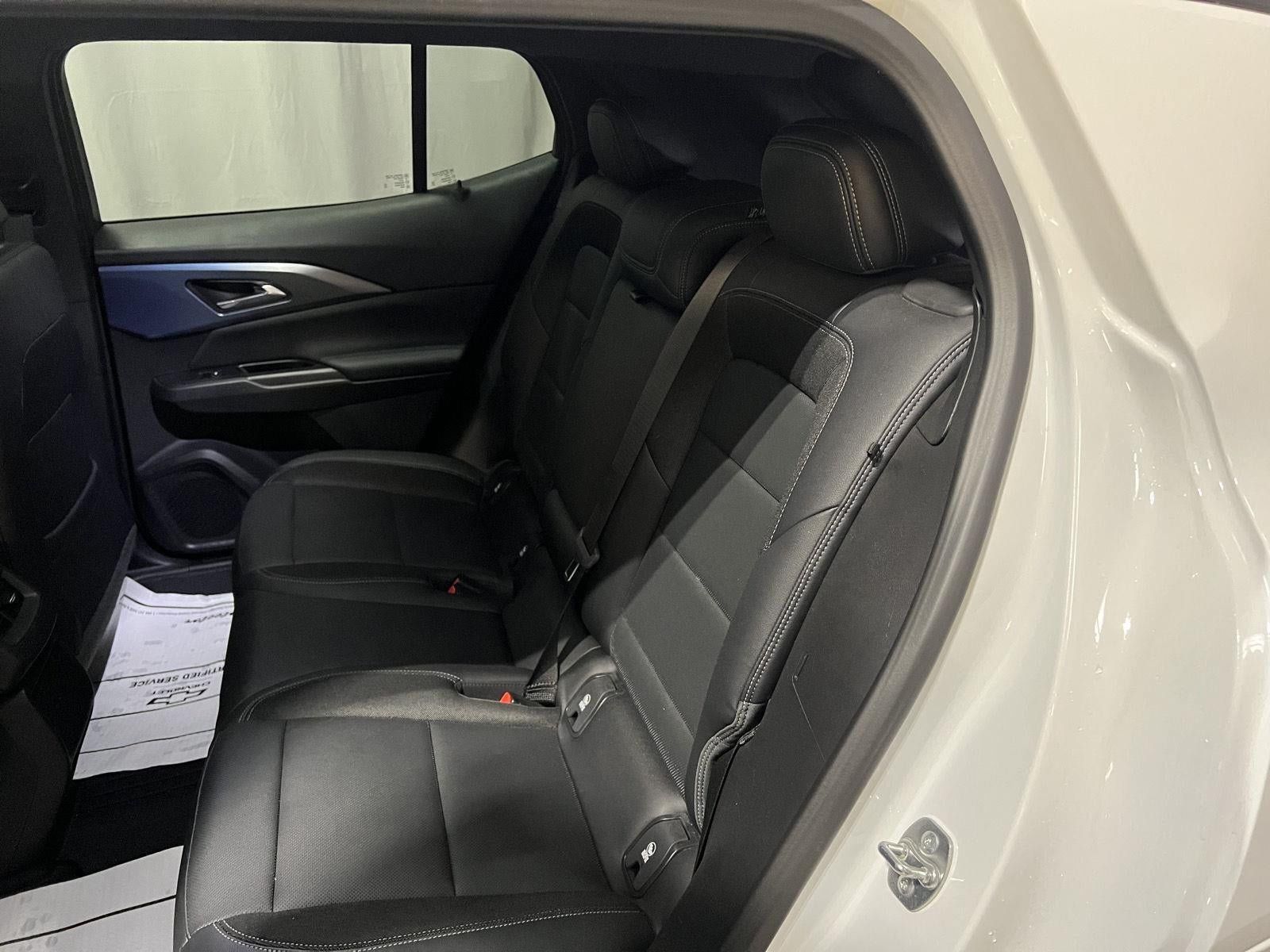Used 2024 Chevrolet Equinox EV LT w/ LPO, Blackout Package FWD image 24