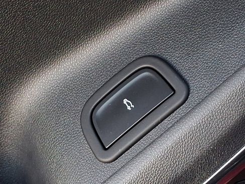 Certified 2024 Chevrolet Traverse RS image 27