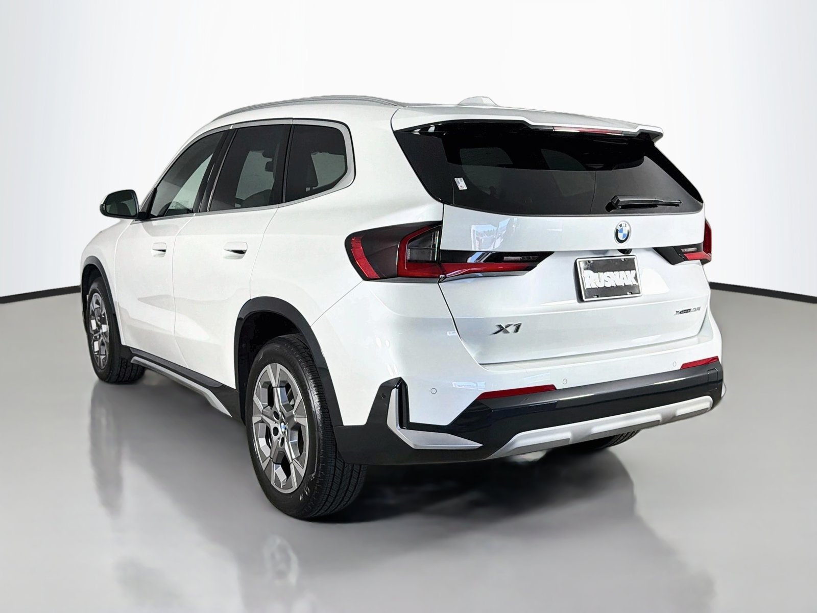 Used 2026 BMW X1 xDrive28i w/ Convenience Package AWD/4WD image 5