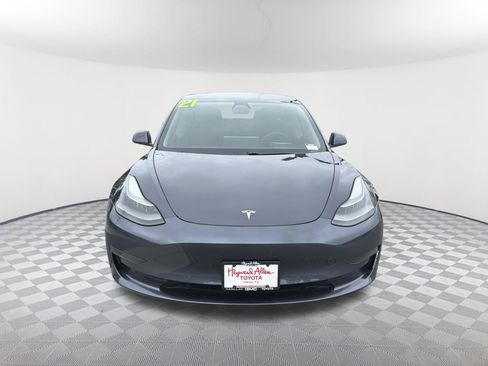 Used 2021 Tesla Model 3 Standard Range Plus RWD image 2
