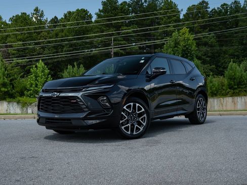 Used 2025 Chevrolet Blazer RS FWD image 1