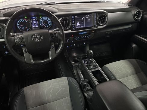Used 2022 Toyota Tacoma TRD Off-Road w/ Technology Package AWD/4WD image 13