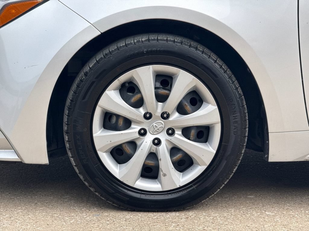 Certified 2025 Toyota Corolla LE FWD image 27