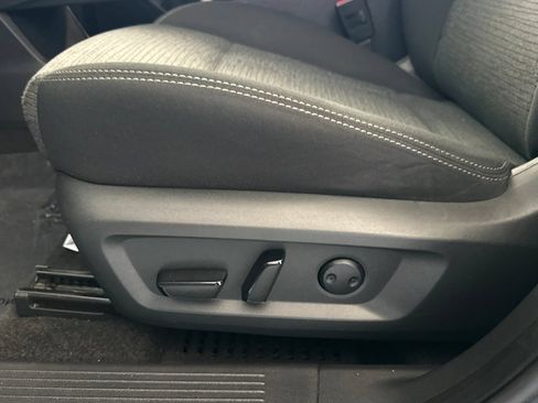 Used 2023 Nissan Rogue SV FWD image 13