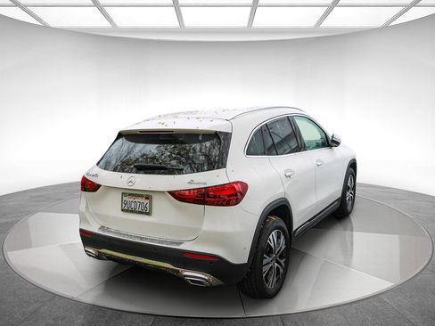 Used 2025 Mercedes-Benz GLA 250 4MATIC image 3