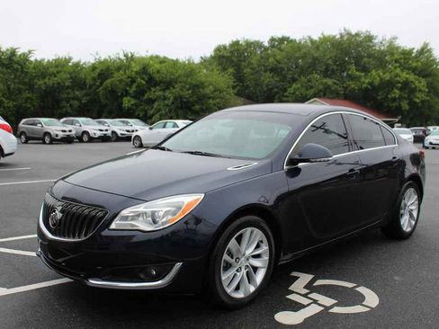 Used 2016 Buick Regal FWD image 1
