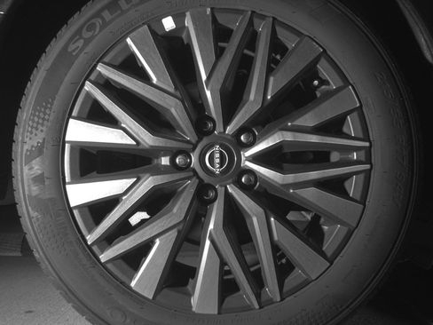 Used 2025 Nissan Altima 2.5 SV image 15