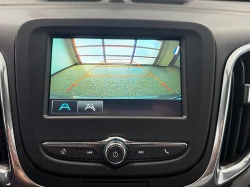 Used 2018 Chevrolet Equinox LT FWD image 17