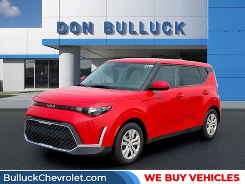 Used 2023 Kia Soul LX FWD image 1