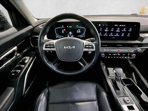 Used 2025 Kia Telluride S FWD image 7