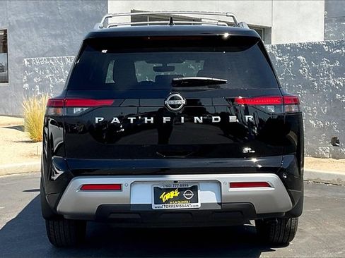 New 2025 Nissan Pathfinder SL image 3