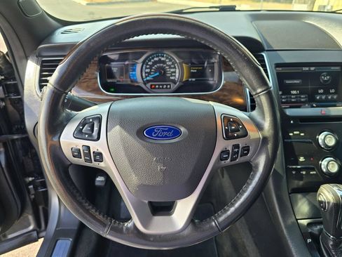 Used 2014 Ford Taurus Limited FWD image 17
