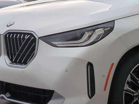 Used 2026 BMW X3 xDrive30i w/ Premium Package AWD/4WD image 6