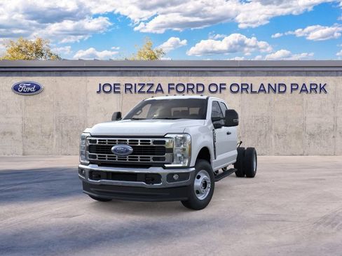 New 2026 Ford F350 XL w/ XL Chrome Package AWD/4WD image 2