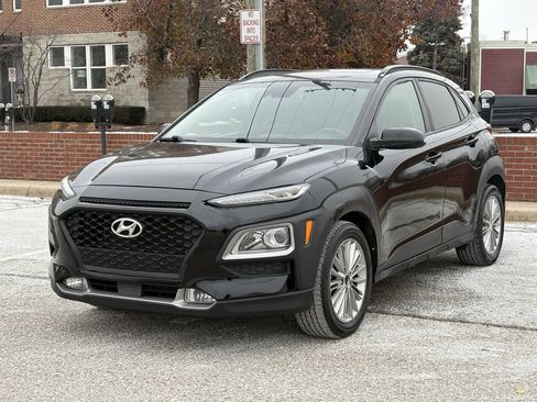 Used 2018 Hyundai Kona SEL w/ SEL Tech Package 02 FWD image 2