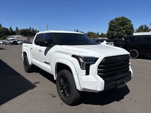 Used 2025 Toyota Tundra Limited AWD/4WD image 6