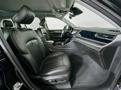 Used 2022 Jeep Grand Cherokee Limited 4xe image 33