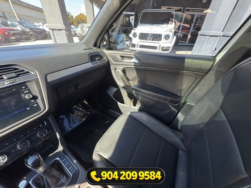 Used 2021 Volkswagen Tiguan SE FWD image 30