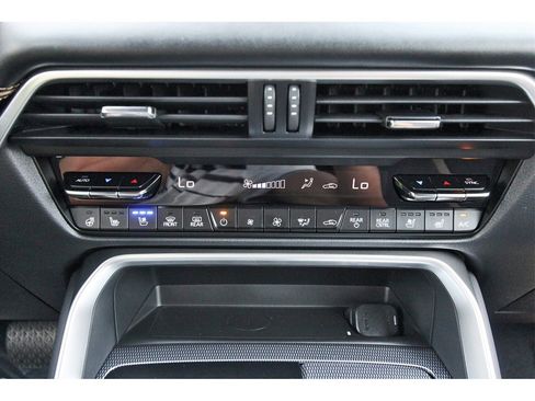 New 2025 MAZDA CX-70 Plug-In Hybrid w/ Premium Plus image 25