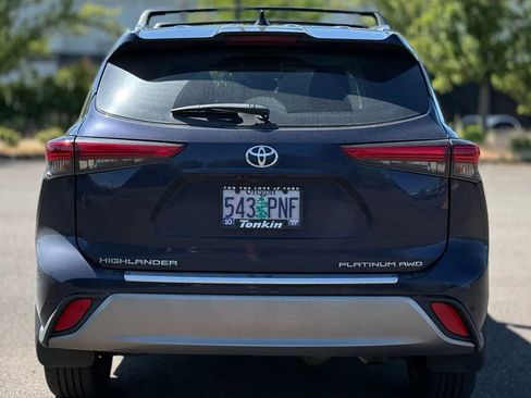 Used 2023 Toyota Highlander Platinum AWD/4WD image 4