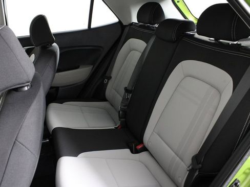 Certified 2024 Hyundai Venue SEL image 19