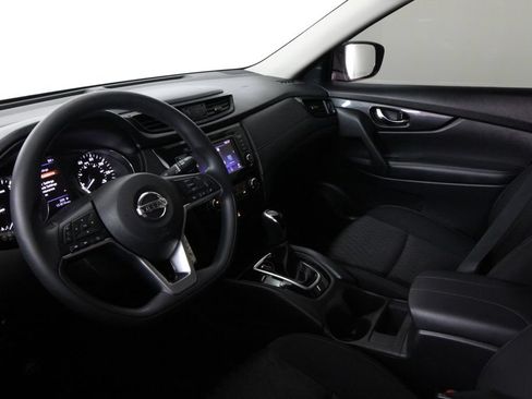 Used 2018 Nissan Rogue S AWD/4WD image 6