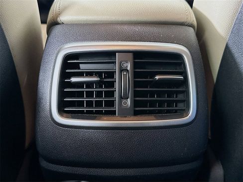 Used 2018 Kia Sorento EX image 24