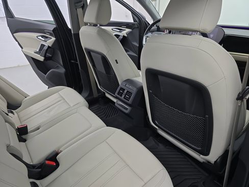 Used 2025 Audi Q5 Premium Plus w/ Premium Plus AWD/4WD image 11