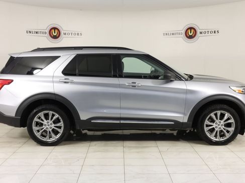 Used 2021 Ford Explorer XLT w/ Equipment Group 202A AWD/4WD image 2