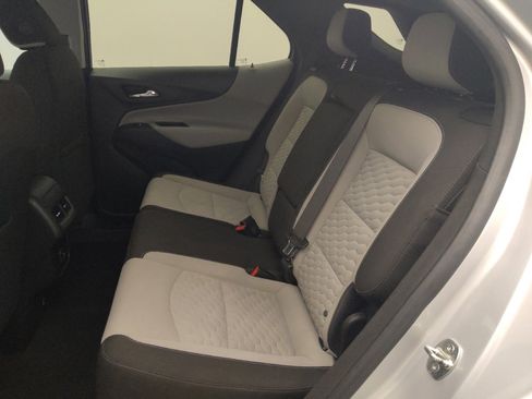 Used 2021 Chevrolet Equinox LS w/ LS Convenience Package image 18