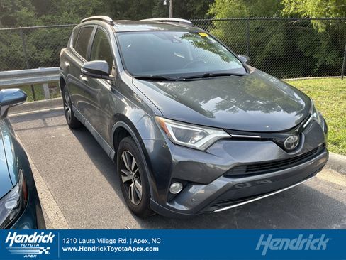 Used 2018 Toyota RAV4 XLE FWD image 1