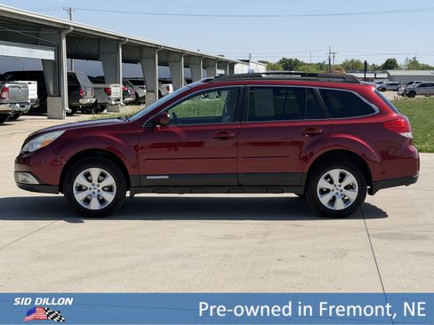 Used 2011 Subaru Outback 2.5i Limited w/ PWR Moonroof Pkg AWD/4WD image 7