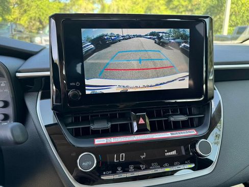 Used 2025 Toyota Corolla LE FWD image 6