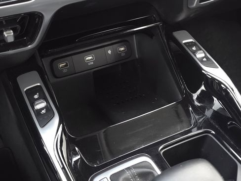 Used 2021 Kia Sorento SX image 16