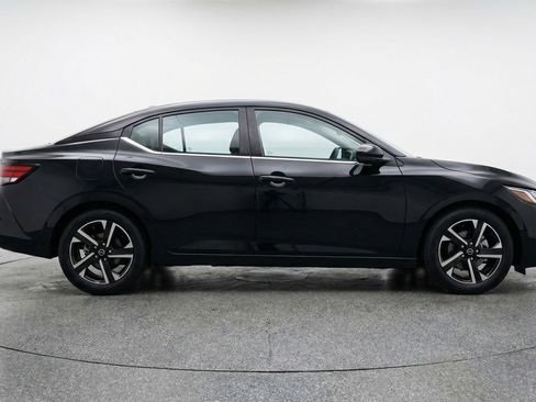 Used 2025 Nissan Sentra SV FWD image 11