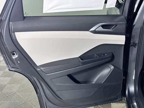 New 2025 Volkswagen Taos SEL image 20