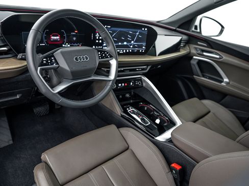 Used 2025 Audi Q5 Premium Plus w/ Premium Plus AWD/4WD image 9