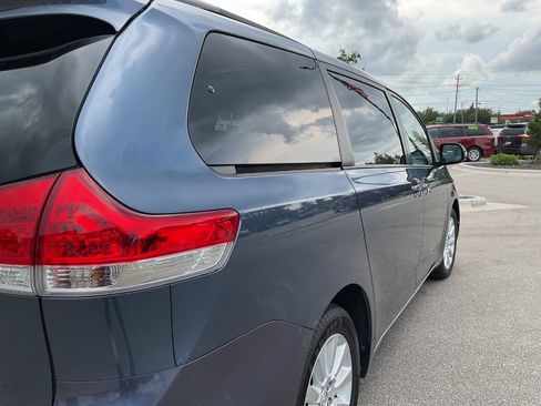 Used 2014 Toyota Sienna Limited w/ Limited Premium Package AWD/4WD image 8
