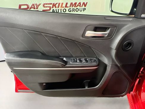 Used 2019 Dodge Charger R/T RWD image 28