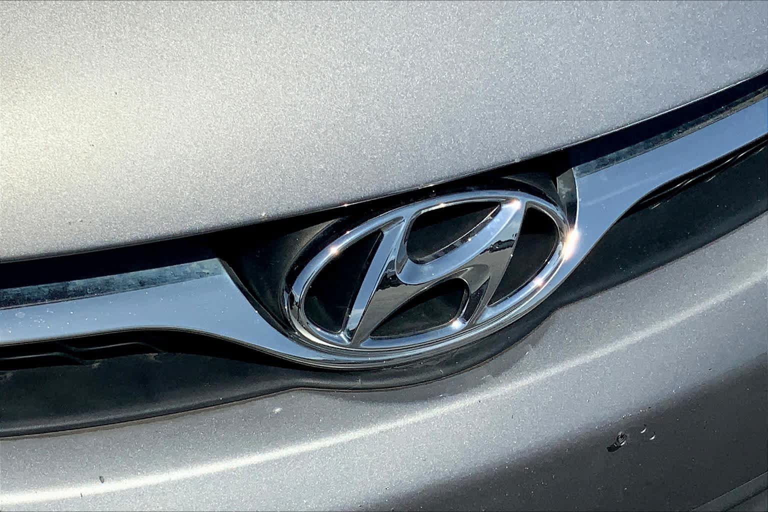 Used 2011 Hyundai Elantra GLS w/ Preferred Equipment Pkg 3 FWD image 29