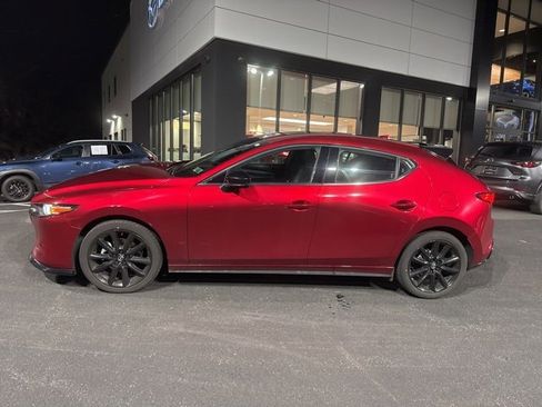 Used 2024 MAZDA MAZDA3 Hatchback w/Premium Plus Pkg image 5