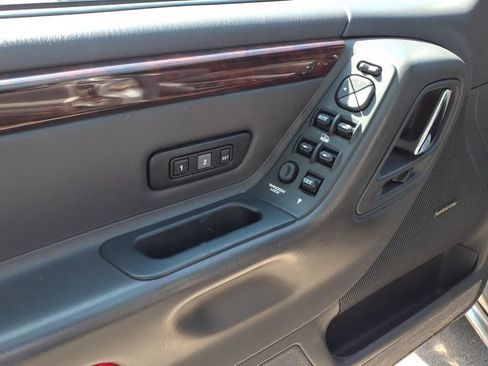 Used 2001 Jeep Grand Cherokee Limited RWD image 5