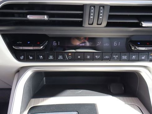 Used 2024 MAZDA CX-90 3.3 Turbo w/ Premium Plus Pkg image 39