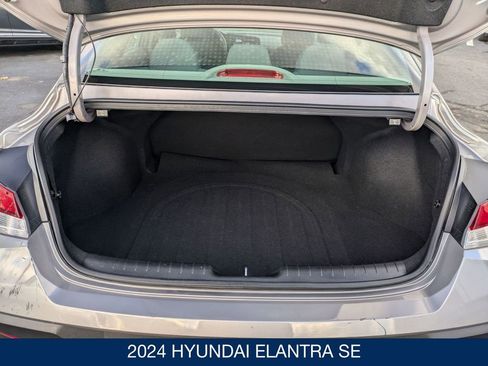 Used 2024 Hyundai Elantra SE image 34