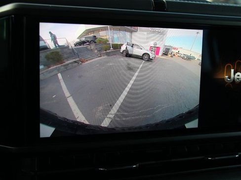 Used 2025 Jeep Wrangler Unlimited Rubicon image 19