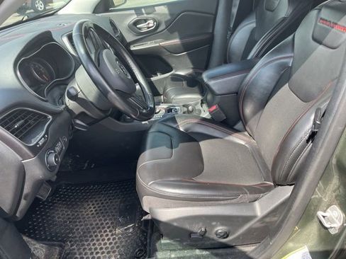 Used 2020 Jeep Cherokee Trailhawk w/ Comfort & Convenience Group image 9